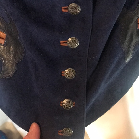 John Michael vintage, navy blue suede, with black embossed fitted blazer. - Picture 5 of 9